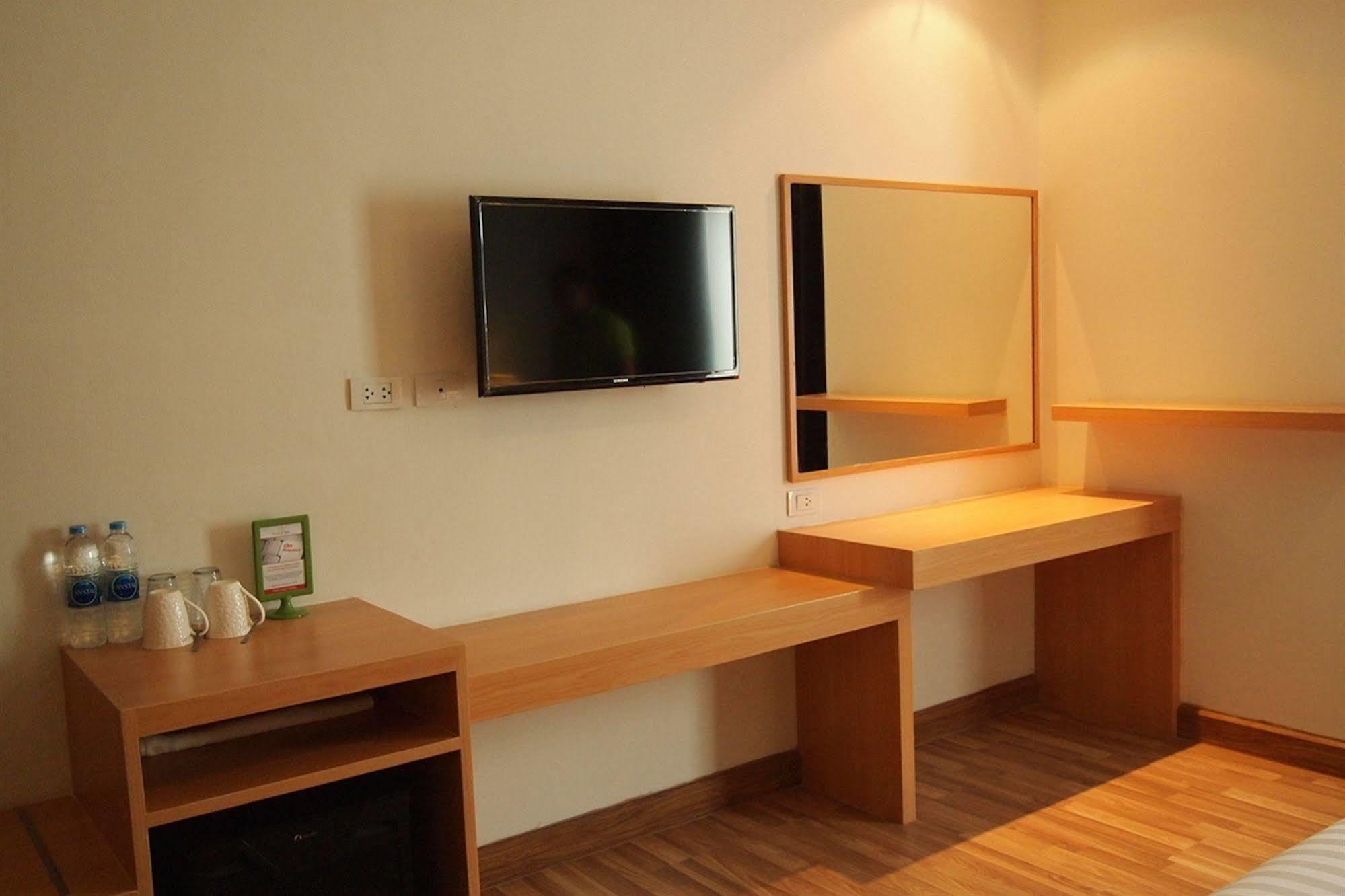 Icheck Inn Central Patong Dış mekan fotoğraf