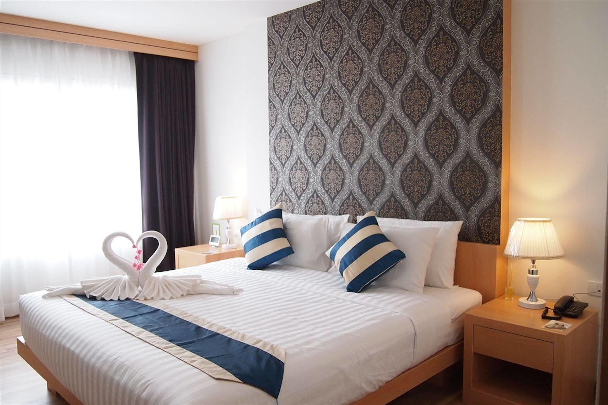 Icheck Inn Central Patong Dış mekan fotoğraf