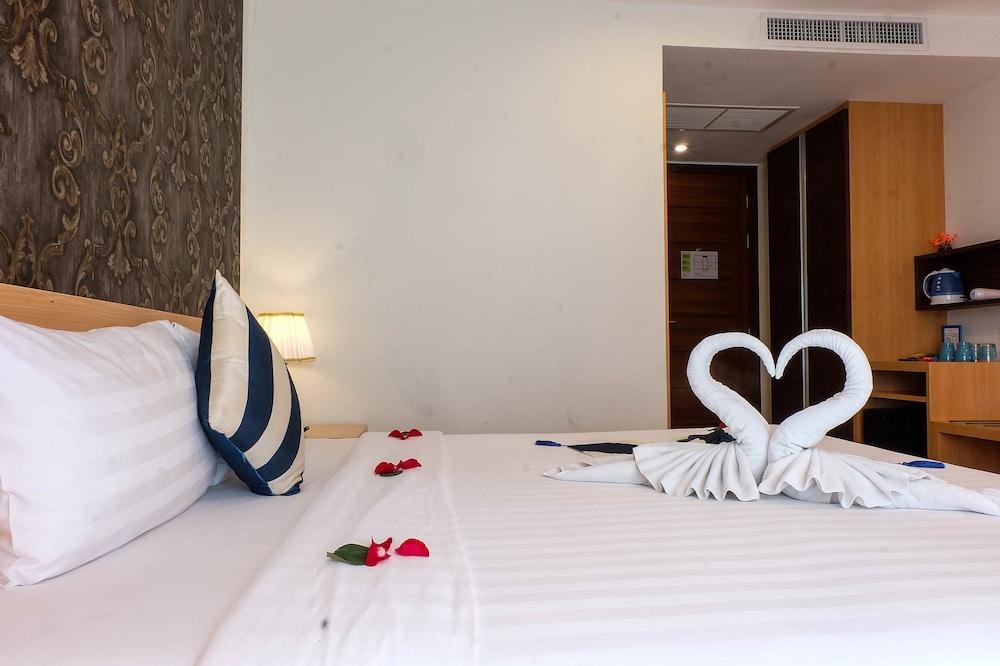 Icheck Inn Central Patong Dış mekan fotoğraf