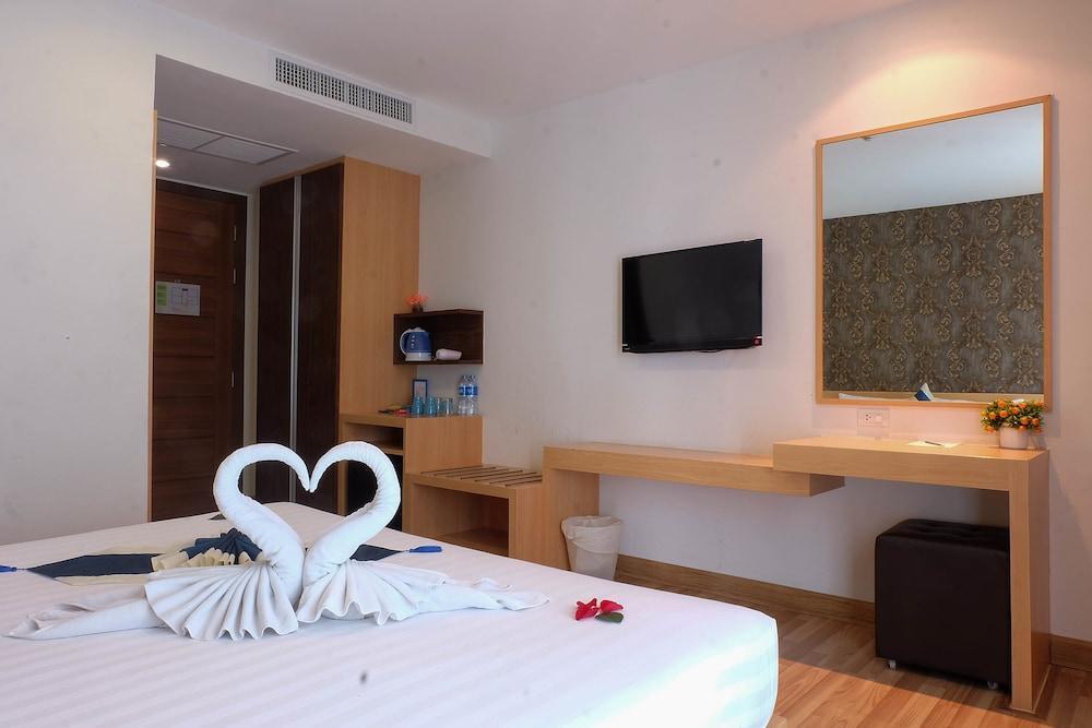 Icheck Inn Central Patong Dış mekan fotoğraf
